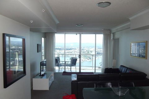 Private 2 Bedroom Apartment @ Chevron Towers - Accommodation 4U 0