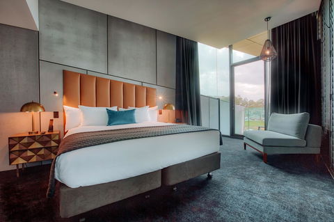 Eatons Hill Hotel - Accommodation 4U 15