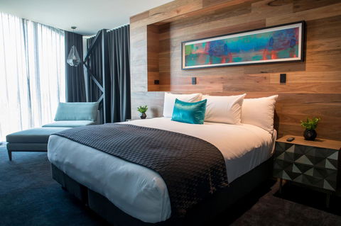 Eatons Hill Hotel - Accommodation 4U 24