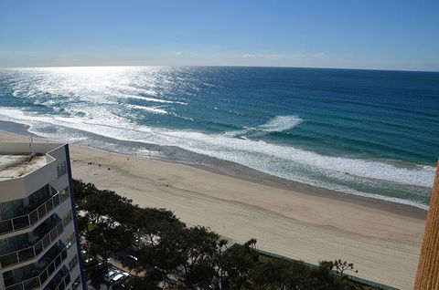 Zenith Ocean Front Apartments - Accommodation 4U 41