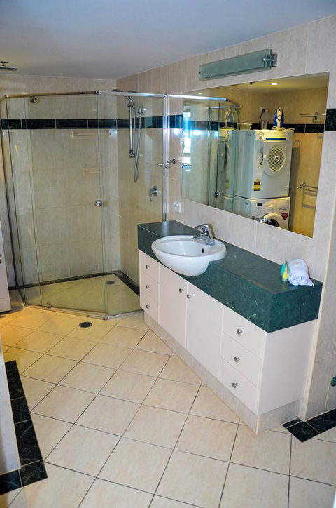 Zenith Ocean Front Apartments - Accommodation 4U 17