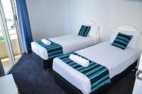 Zenith Ocean Front Apartments - Accommodation 4U 12