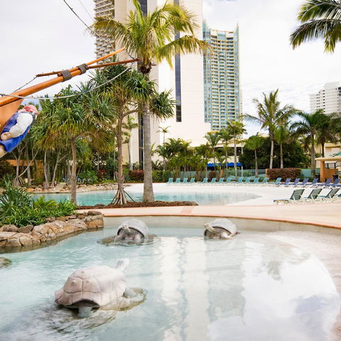 Mantra Crown Towers - Accommodation 4U 14