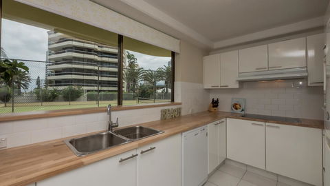 Norfolk Luxury Beachfront Apartments - Accommodation 4U 9