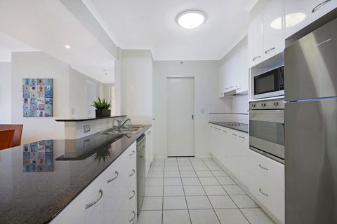 Oscar On Main Beach Resort - Accommodation 4U 16