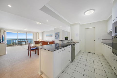 Oscar On Main Beach Resort - Accommodation 4U 4