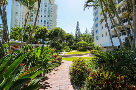 Oscar On Main Beach Resort - Accommodation 4U 21