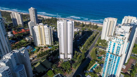 Oscar On Main Beach Resort - Accommodation 4U 0