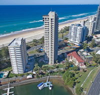 Capricorn One Beachside Holiday Apartments - Official - Accommodation 4U