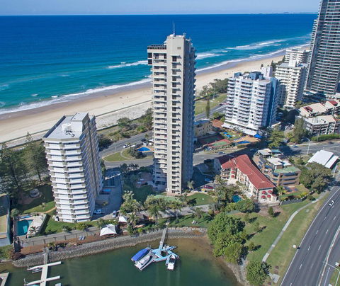 Capricorn One Beachside Holiday Apartments - Official - Accommodation 4U 0