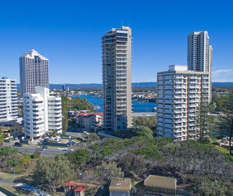Capricorn One Beachside Holiday Apartments - Official - Accommodation 4U 8