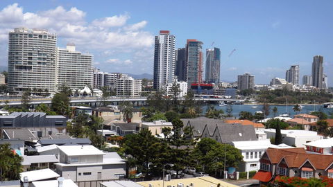 The Meriton Apartments On Main Beach - Accommodation 4U 20