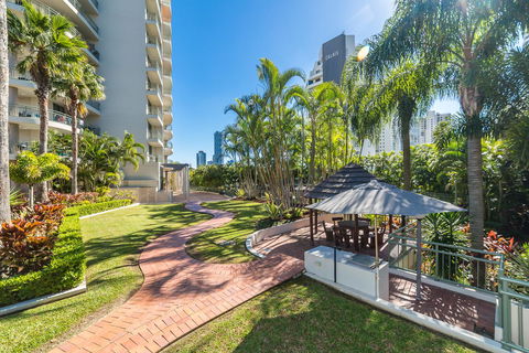 The Meriton Apartments On Main Beach - Accommodation 4U 39