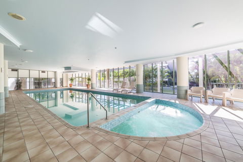 The Meriton Apartments On Main Beach - Accommodation 4U 0