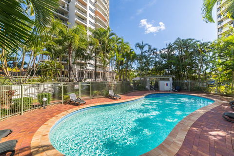 The Meriton Apartments On Main Beach - Accommodation 4U 37