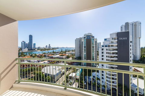 The Meriton Apartments On Main Beach - Accommodation 4U 7