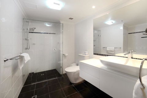 The Meriton Apartments On Main Beach - Accommodation 4U 19