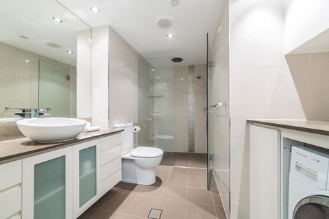 The Meriton Apartments On Main Beach - Accommodation 4U 18