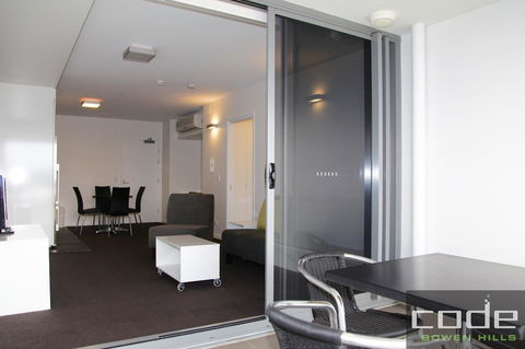 Code Apartments - Accommodation 4U 38