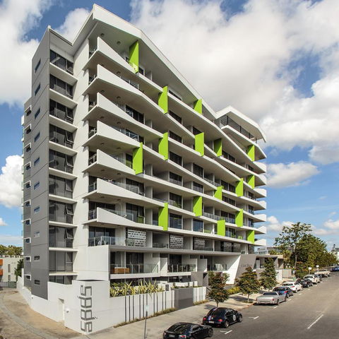 Code Apartments - Accommodation 4U 8