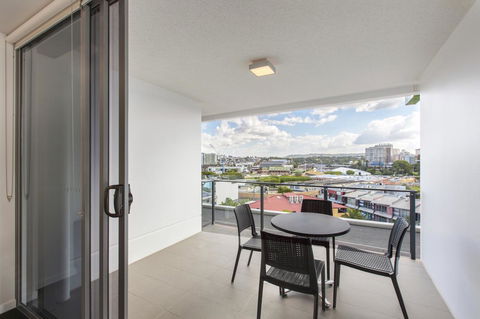 Code Apartments - Accommodation 4U 39