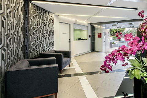 Code Apartments - Accommodation 4U 13