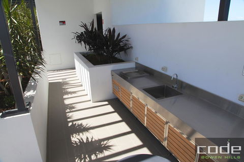 Code Apartments - Accommodation 4U 28
