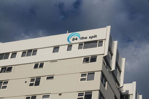 84 The Spit Holiday Apartments - Accommodation 4U 29