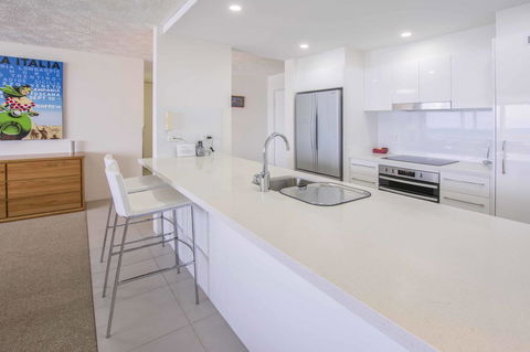 84 The Spit Holiday Apartments - Accommodation 4U 14