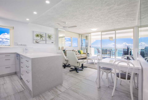 84 The Spit Holiday Apartments - Accommodation 4U 22
