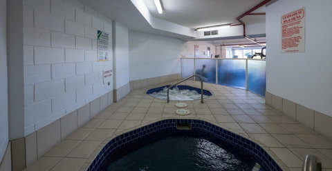 Surfers Hawaiian Holiday Apartments - Accommodation 4U 20