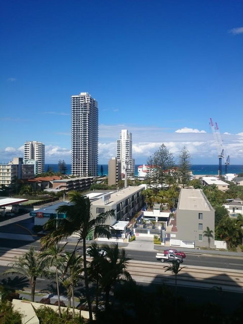 Surfers Hawaiian Holiday Apartments - Accommodation 4U 32