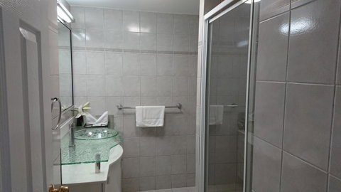Surfers Hawaiian Holiday Apartments - Accommodation 4U 12