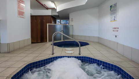 Surfers Hawaiian Holiday Apartments - Accommodation 4U 26