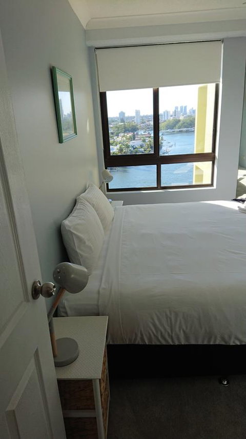 Surfers Hawaiian Holiday Apartments - Accommodation 4U 11