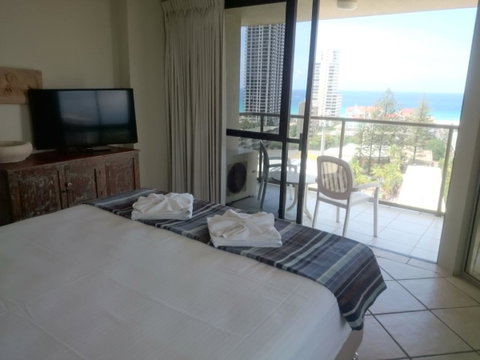 Surfers Hawaiian Holiday Apartments - Accommodation 4U 27