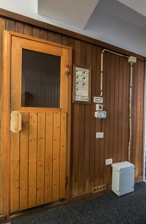 Surfers Hawaiian Holiday Apartments - Accommodation 4U 33