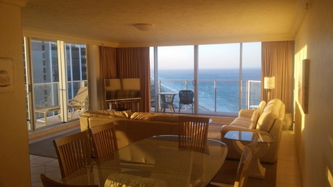 Hi Surf Beachfront Resort Apartments - Accommodation 4U 2