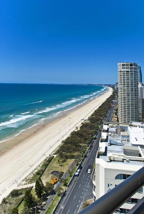 Hi Surf Beachfront Resort Apartments - Accommodation 4U 33