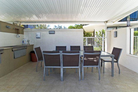 Hi Surf Beachfront Resort Apartments - Accommodation 4U 32