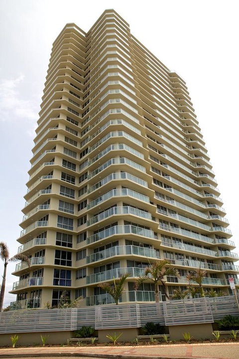 Hi Surf Beachfront Resort Apartments - Accommodation 4U 43