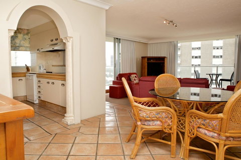 Hi Surf Beachfront Resort Apartments - Accommodation 4U 23