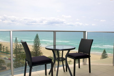 Hi Surf Beachfront Resort Apartments - Accommodation 4U 12