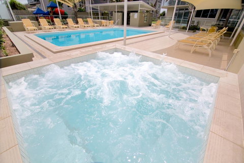 Hi Surf Beachfront Resort Apartments - Accommodation 4U 13