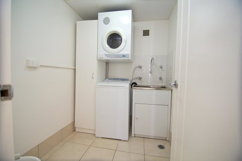 Hi Surf Beachfront Resort Apartments - Accommodation 4U 15