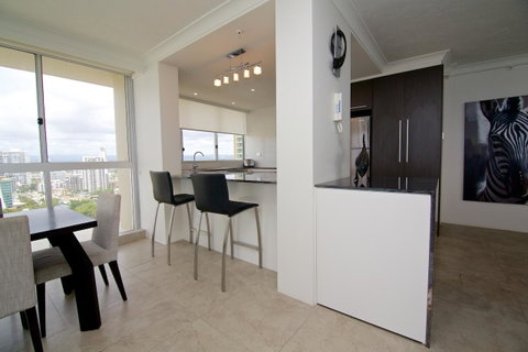 Hi Surf Beachfront Resort Apartments - Accommodation 4U 26