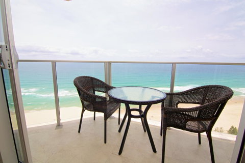 Hi Surf Beachfront Resort Apartments - Accommodation 4U 37