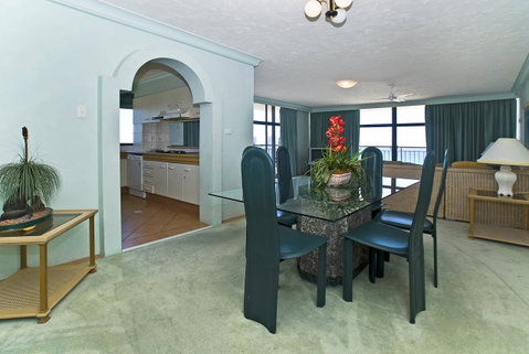 Hi Surf Beachfront Resort Apartments - Accommodation 4U 36