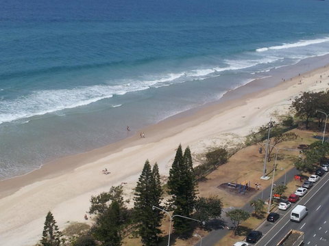 Hi Surf Beachfront Resort Apartments - Accommodation 4U 10