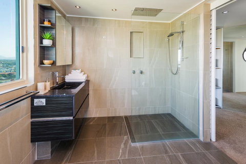 The Waterford On Main Beach - Accommodation 4U 3